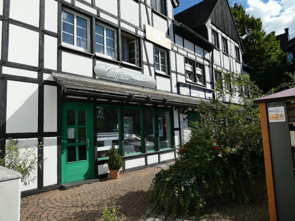 Ebenerdiges Ladenlokal mitten in HA-Elseyer Dorfplatz mit großer Fensterfront in Hagen