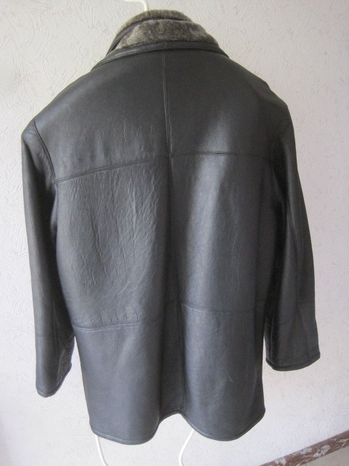 Längere Lederjacke Jacke Mantel schwarz gefüttert Man´s Gr. 56 in Netphen