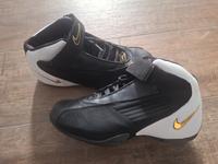 Nike gr.39 ungetragen schwarz gold Niedersachsen - Westoverledingen Vorschau