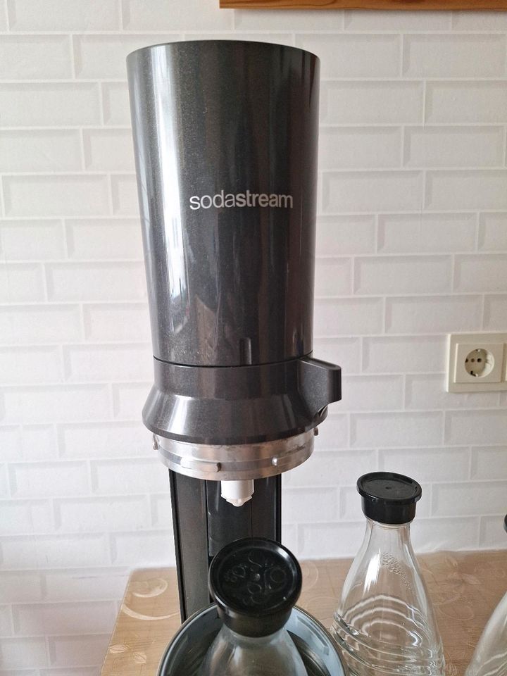 Wassersprudel Crystal inkl. 3 Flaschen Sodastream in Wertheim