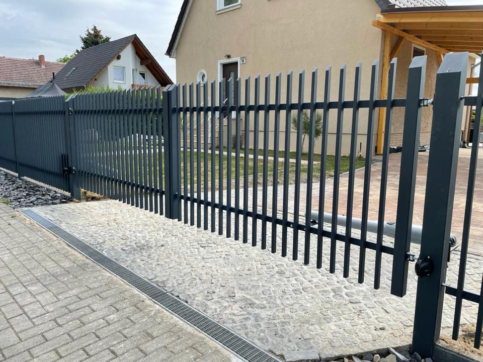 Metallzäune, Doppelstabmatten, Stahltreppen mit Montage in Berlin