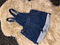 Latzshorts gr 104 3€ Nordrhein-Westfalen - Altenbeken Vorschau