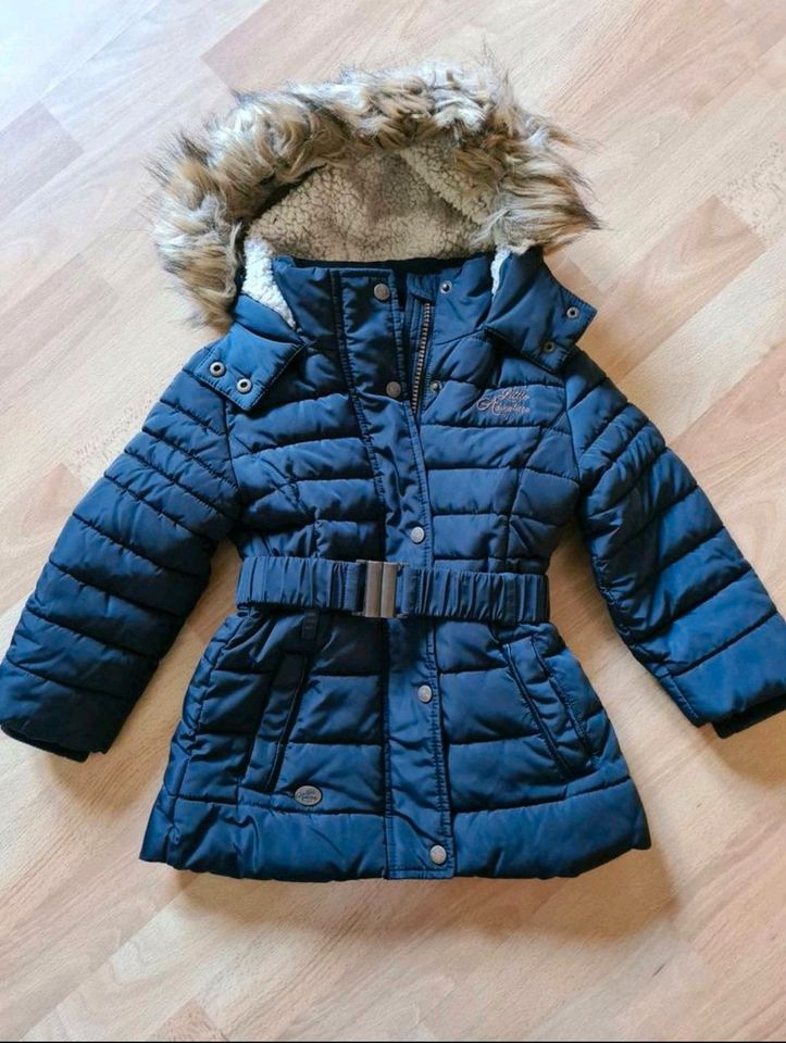 Neuwertige Mädchen Winterjacke Größe 92 dunkelblau in Cadolzburg