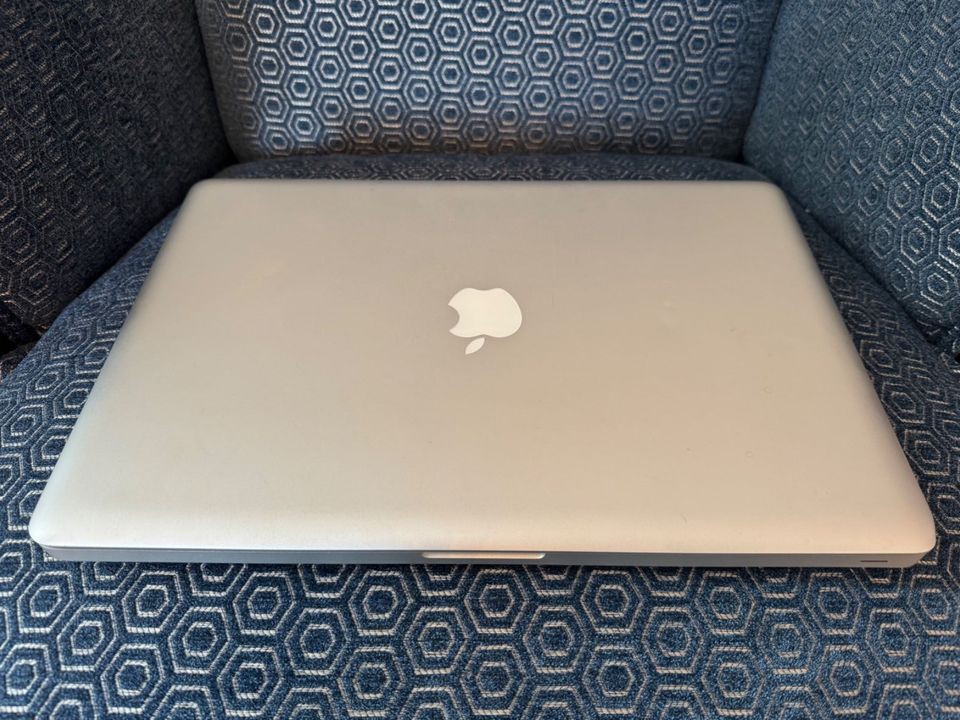 Apple MacBook 15 Pro in Rheinbach