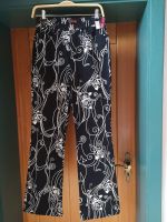 Sommerkollektion - schwarze Jeans u. weisse Blumen - Gr. 38 - NEU Bayern - Simbach Vorschau