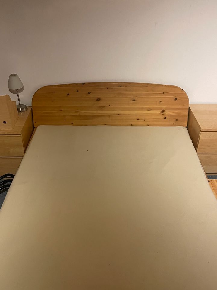 Bett 1,40 x 2 m Doppelbett inkl Lattenrost und Matratze Massiv in Henstedt-Ulzburg