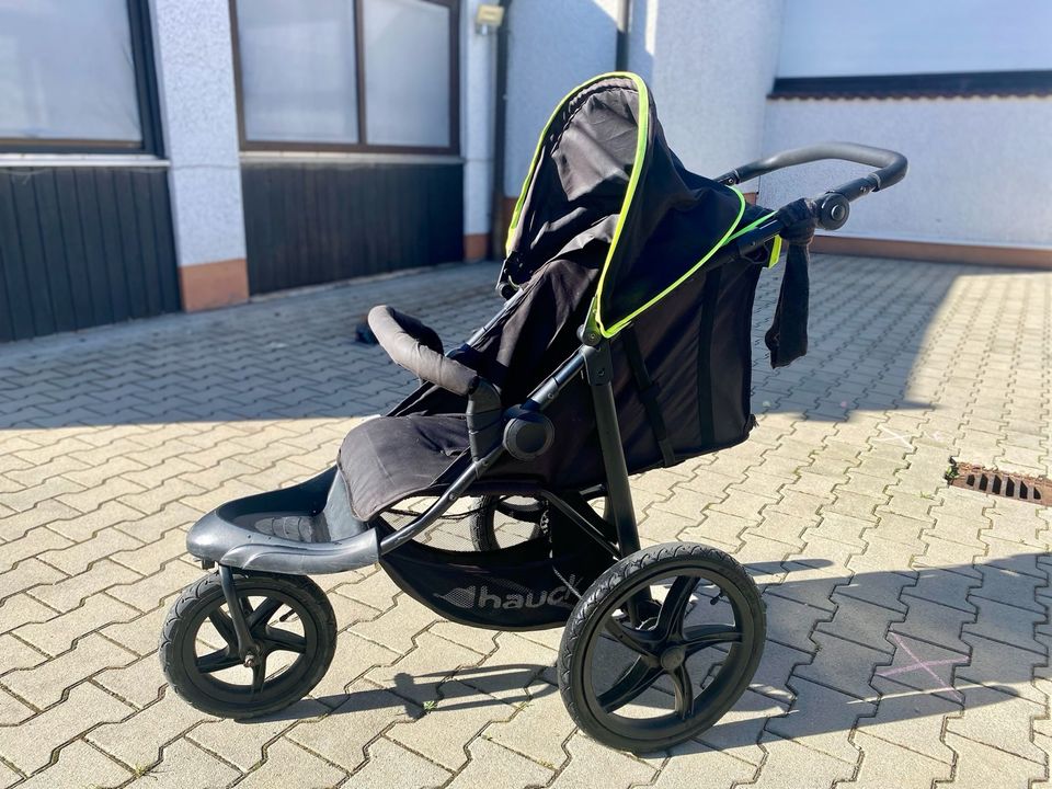 Hauck Kinderwagen Runner mit Regenverdeck inkl. 2 Ersatzschläuche in Stadtbergen