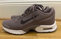 NIKE Air, Sneaker, Damen, Gr. 36,5 , lila. lavendel, Top Nordrhein-Westfalen - Ratingen Vorschau