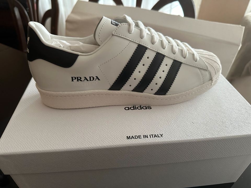 Prada Adidas Superstar in 43 1/2 Größe UK 9 - 3 Farben in Karben