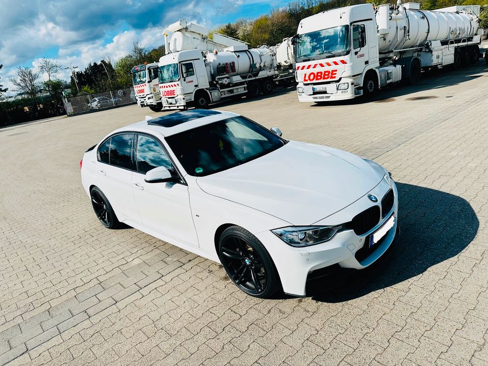 BMW 320D MPaket *TOP ZUSTAND* in Duisburg