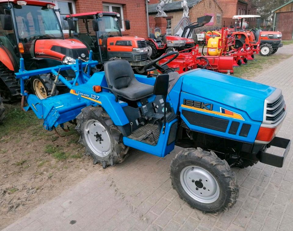 Iseki Landhope 137 Kleintraktor  Bodenfräse Schlepper Traktor in Rossow