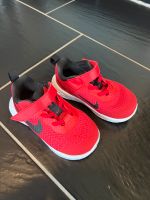 Nike Revolution Sneaker Gr. 23,5, rot/schwarz Kiel - Hassee-Vieburg Vorschau