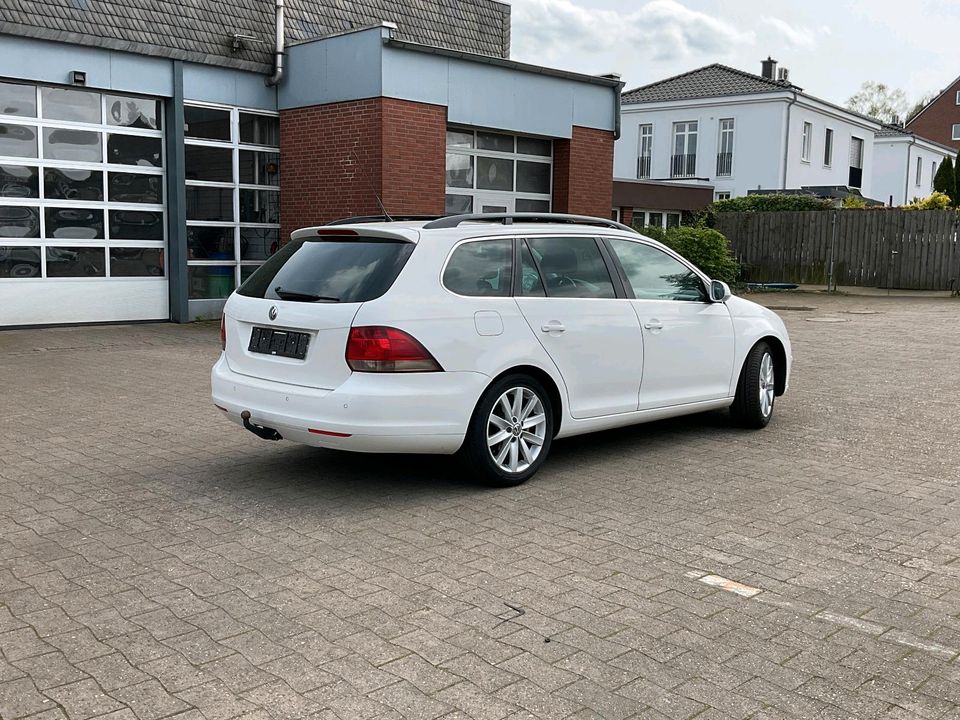 Vw Golf Variant Panoramadach 17 Zoll Benzin Anhängerkupplung in Mauritz