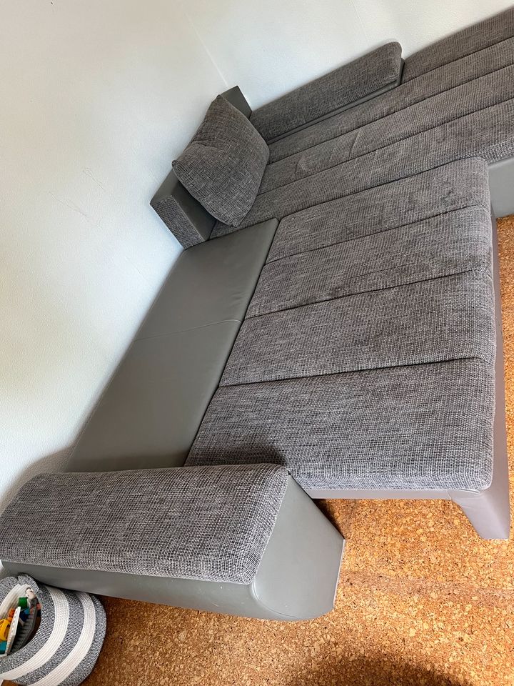 Große Eck-Couch in Nürnberg (Mittelfr)