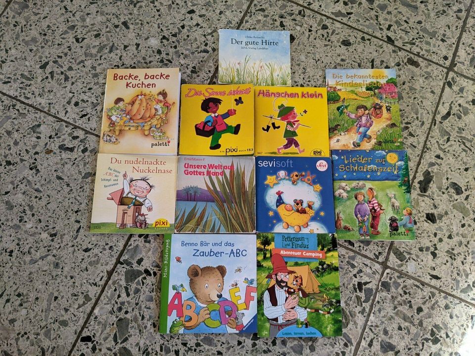 sehr viele unterschiedliche Kinderbücher in Eisenheim