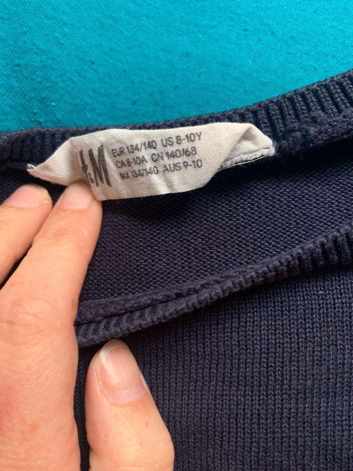 Pullover blau Einhorn Sterne 134/140 in Ziegenrück