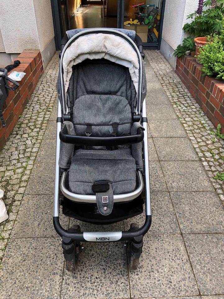 Moon Lusso Kinderwagen mit Zubehör in Berlin