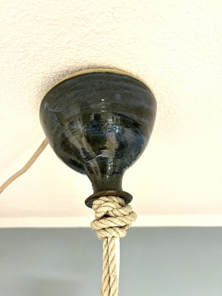 Hänge-Lampe aus Ton, blau-gemustert, Töpferware in Augsburg