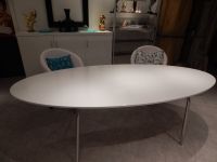 Esszimmer Tisch Oval Schleiflack weiß  2,35 x 1,00m NP 650 Euro Hessen - Gießen Vorschau