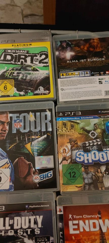 12 PS 3 Spiele inklusive Zubehör in Heiligenhaus