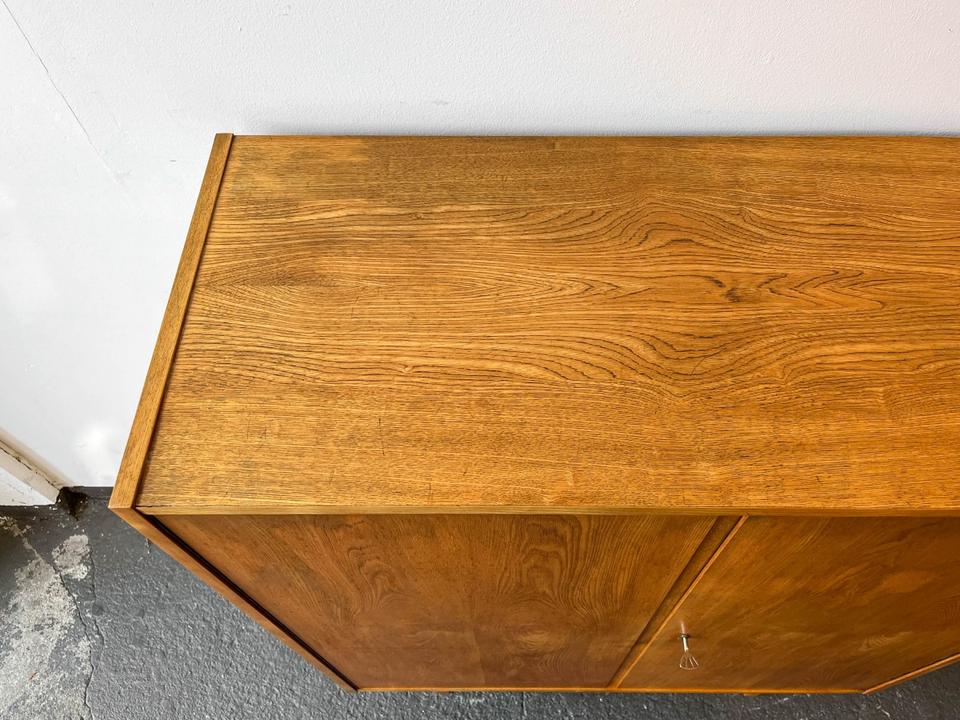 wäscheschrank schrank hellerau kommode alt vintage OH-SO-NICE in Berlin