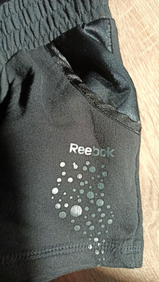 Reebok Gr. 128 Sporthose Sweathose Hose in Kreuztal