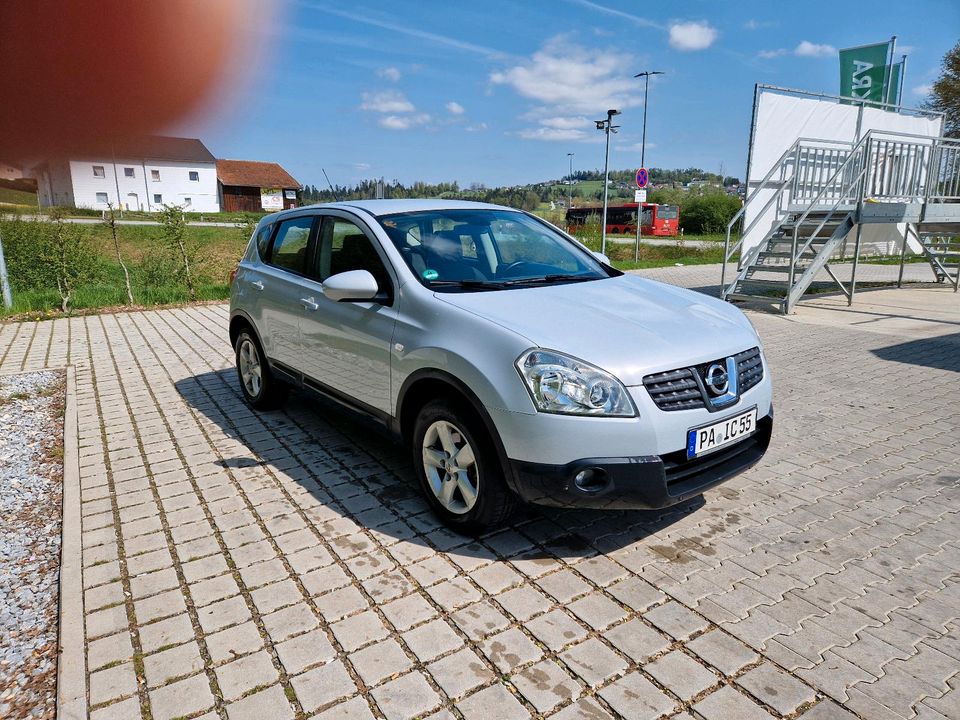 Nissan Qasqai 1.6 benzin mit Tüv bis 12.2025 in Ruderting