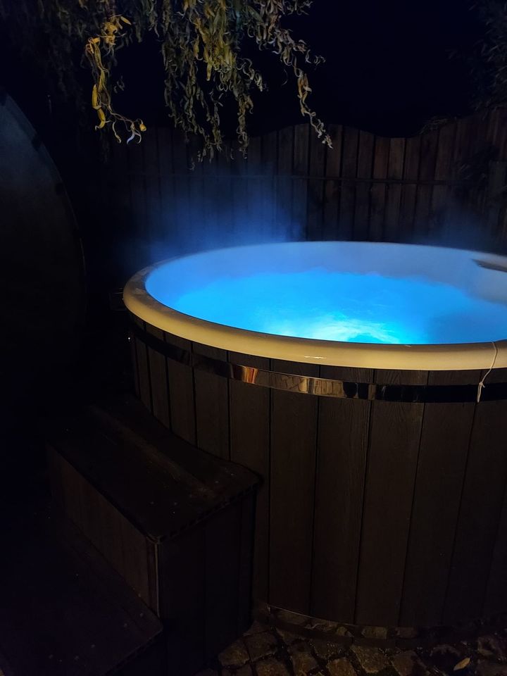 Hot Tub Garten Jakuzzi Sauna Whirlpool  Badefass in Löhne