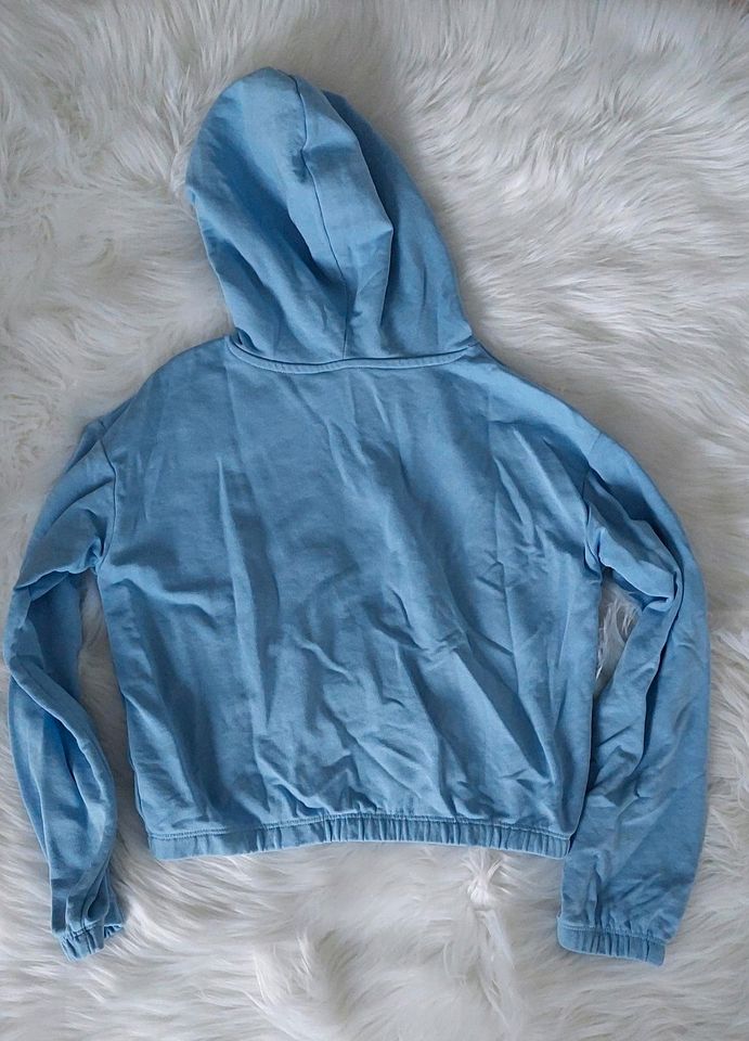 Cropped Pullover H&M blau hellblau 146/152 in Eschwege