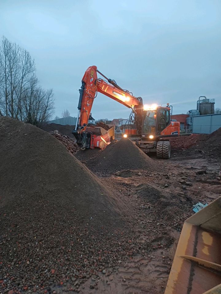 Tiefbau Erdbau Straßenbau Gartenbau in Kiel