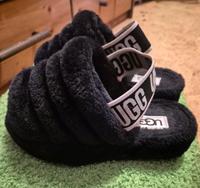 Flauschige UGG Sandalen Nordrhein-Westfalen - Menden Vorschau