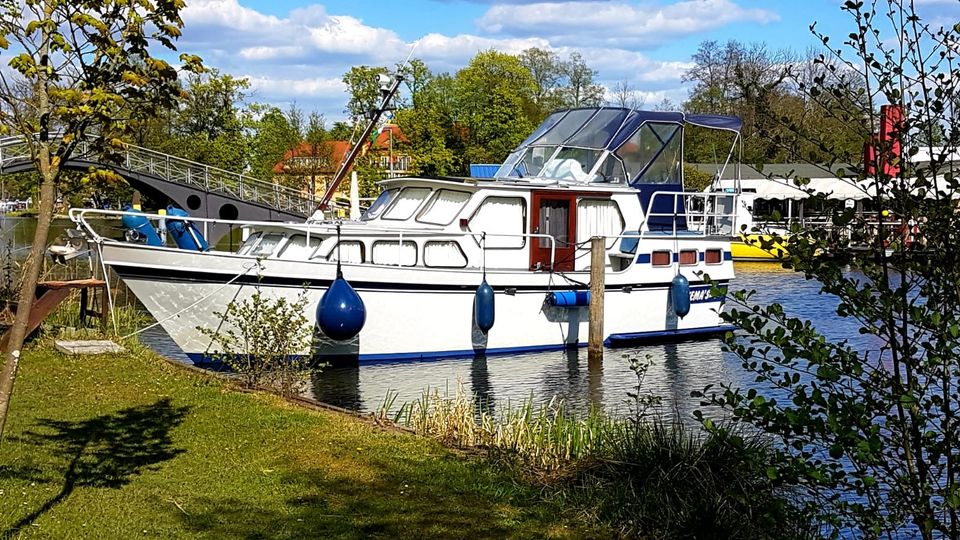 Kajütboot/ Motoryacht zum Verkauf in Schwarzheide