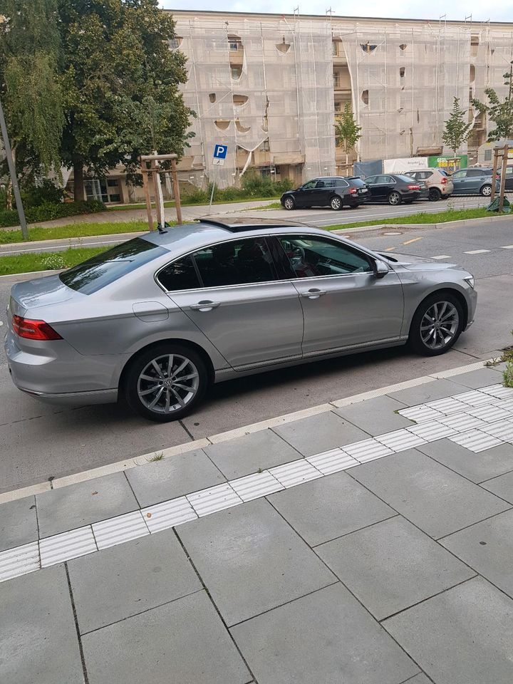 VW Passat B8 1.8 TSI Highline Scheckheftgepflegt in Hamburg