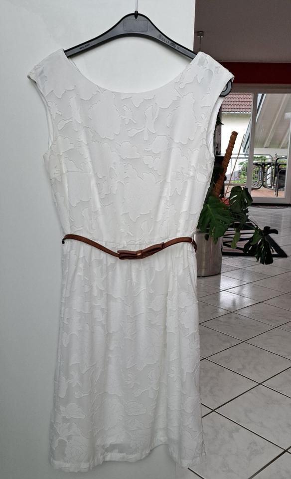 Kleid, weiß, festl., Gr 38, florale Spitzendesign, gefüttert in Horbach