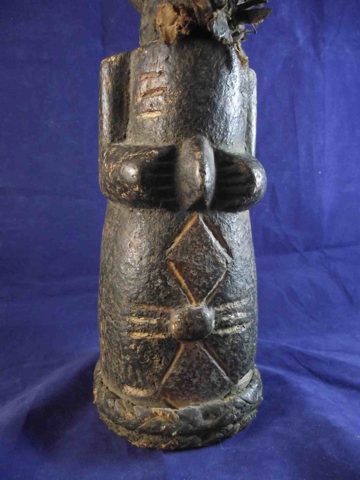 Männliche Skulptur der Kifwebe, D.R. Kongo, Mitte 20. Jh. in Wadern