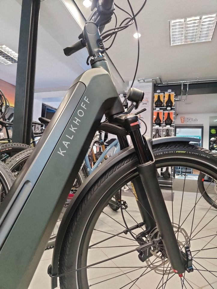 Kalkhoff Endeavour 5.B Advance + E-Bike Trekking Tiefeinsteiger Bosch CX UVP: 4449€ in Ebermannstadt