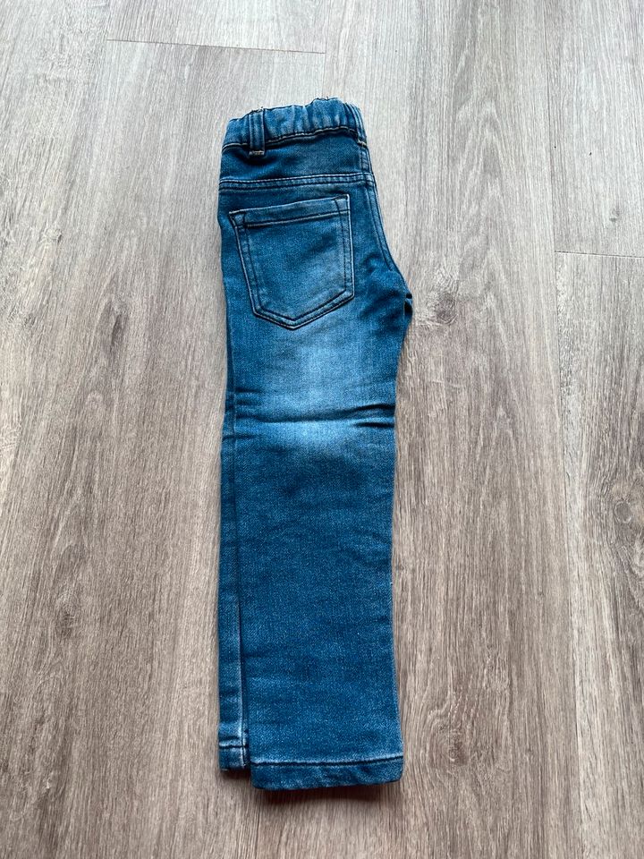 Jogginghosen/Jeans Gr. 104 in Neese