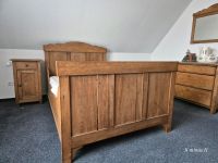 Antikes Bauern-Schlafzimmer, Schrank, Bett mit Nachttisch Nordrhein-Westfalen - Ochtrup Vorschau