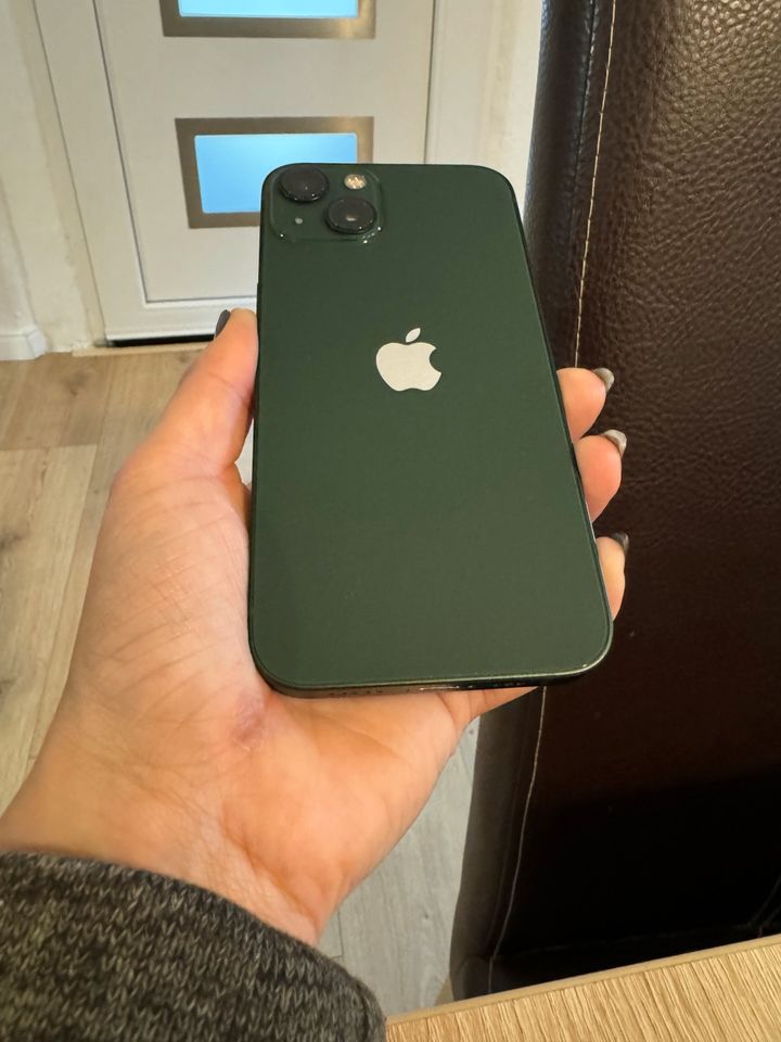 iPhone 13 mit original Ladekabel 256GB Green *Top Zustand* in Wadern