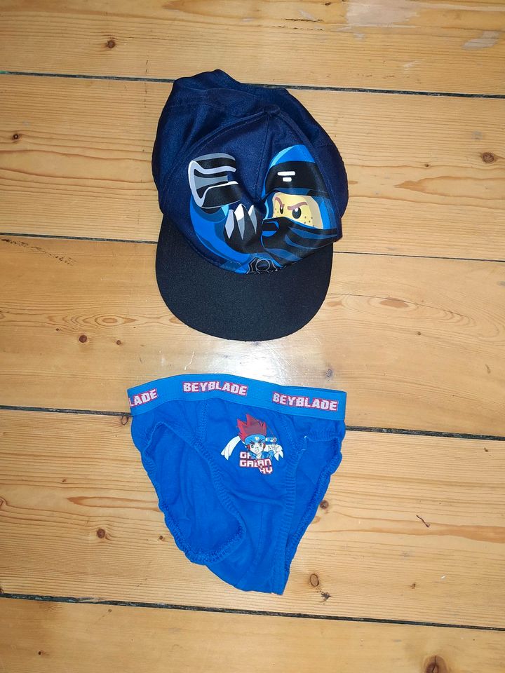 Kleidung Klamotten Jungs Unisex 116 Weste Matschhose Bademantel in Göttingen