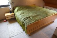 Schlafzimmer mit Bett, Nachttischen, Schrankwand und Kommode Rheinland-Pfalz - Filsen Vorschau