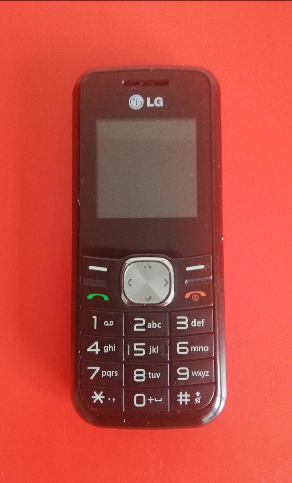 LG Handy e068 - Topzustand in Nürtingen