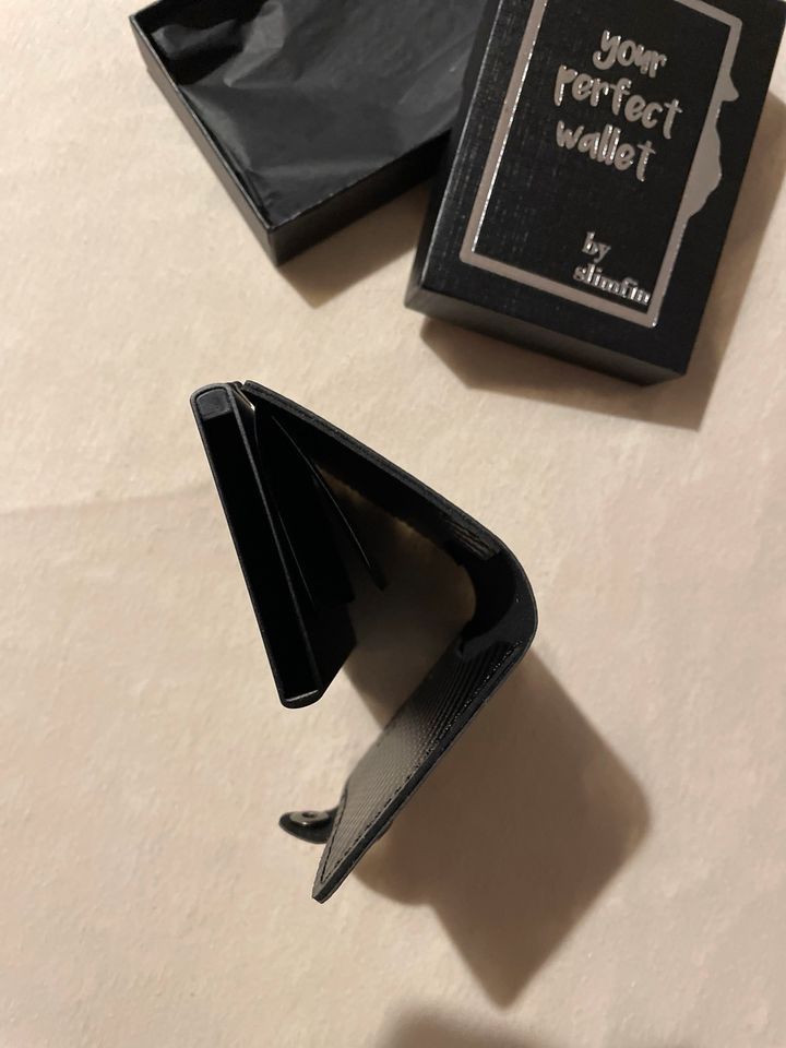 Nagelneuer "slimfin Wallet"  Geldbörse 25 € in Steinen