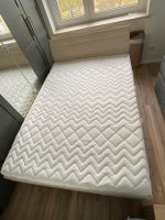 Bett mit hochwertiger Matratze & Lattenrost. Optional mit Gestell Kr. München - Unterschleißheim Vorschau