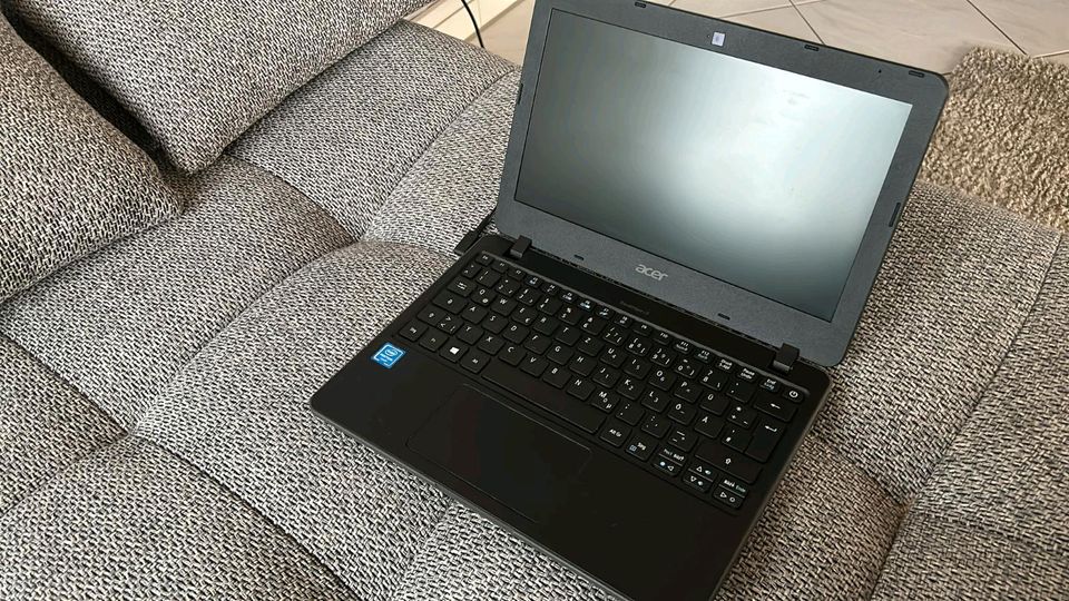 Laptop Acer Travel Mate B117-M in Parsberg