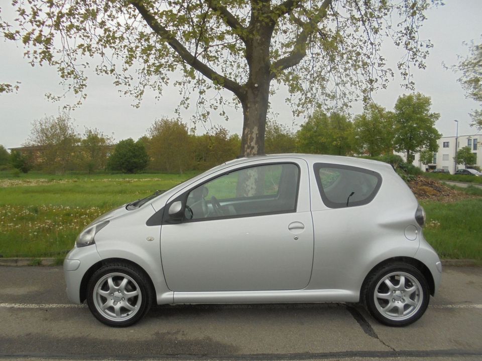 Toyota Aygo "AYGO-COOL"silver,originale 54000 KM ! in Landshut