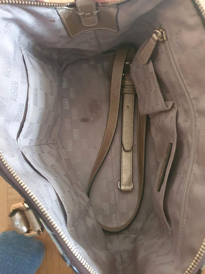 Michael Kors Tasche Original inkl. Anhänger in Germering