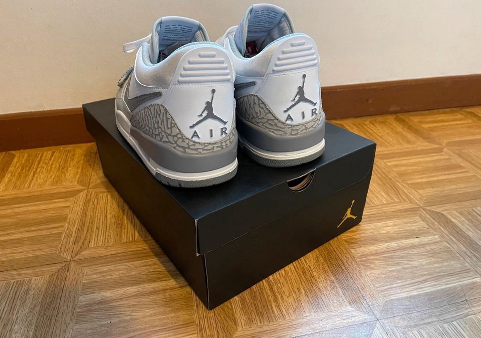 NEU Nike Air Jordan Gr. 47,5 Schuhe Sneaker Herren Jordans in Großrosseln