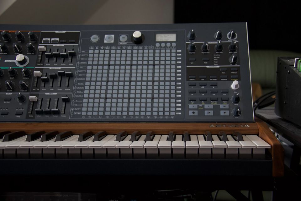 Arturia MatrixBrute 49-Key Synthesizer in München