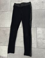 H&M Leggins Leggings Gr 146 schwarz mit Leder Absetzung Staßfurt - Förderstedt Vorschau